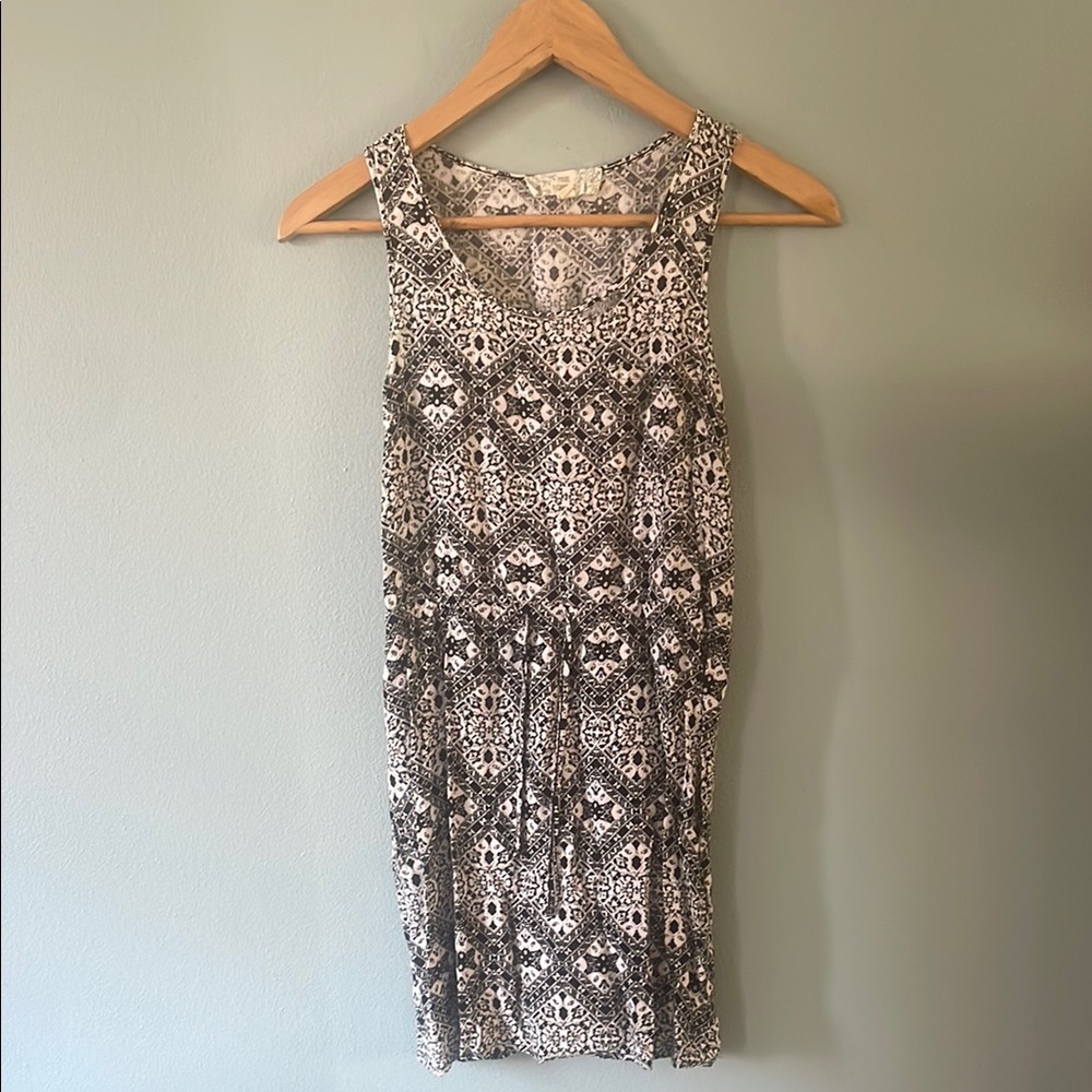 Elegant Black and White Patterned Dress